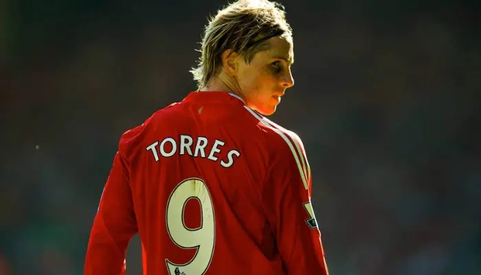 Fernando Torres là cầu thủ mang áo số 9 xuất sắc nhất thế giới.