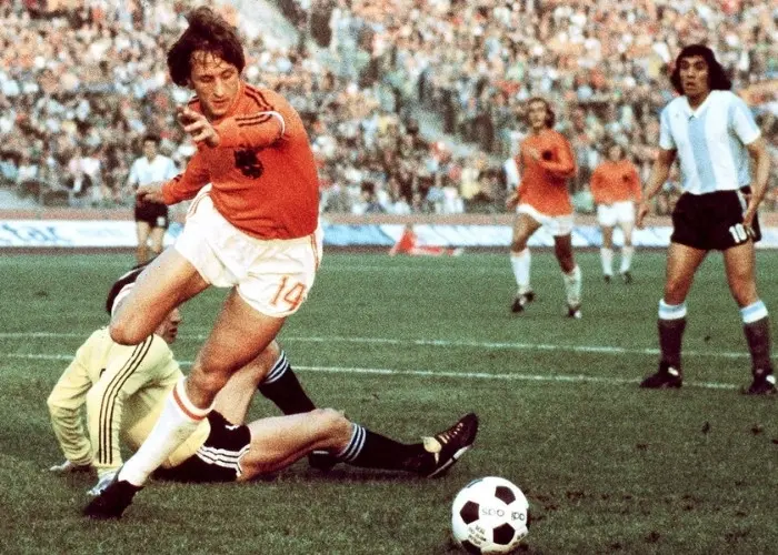 cầu thủ vĩ đại nhất thế giới Johan Cruyff