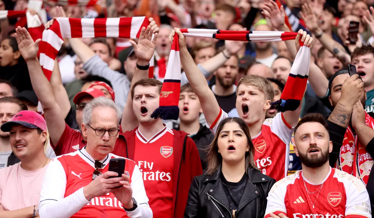 CĐV Arsenal sẽ bị đuổi cổ nếu giả dạng là 'fans Tottenham 20 năm'