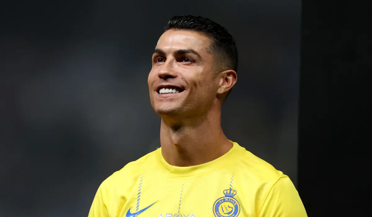 Ronaldo bị trừng phạt sau khi lên tiếng về hành vi vô văn hóa