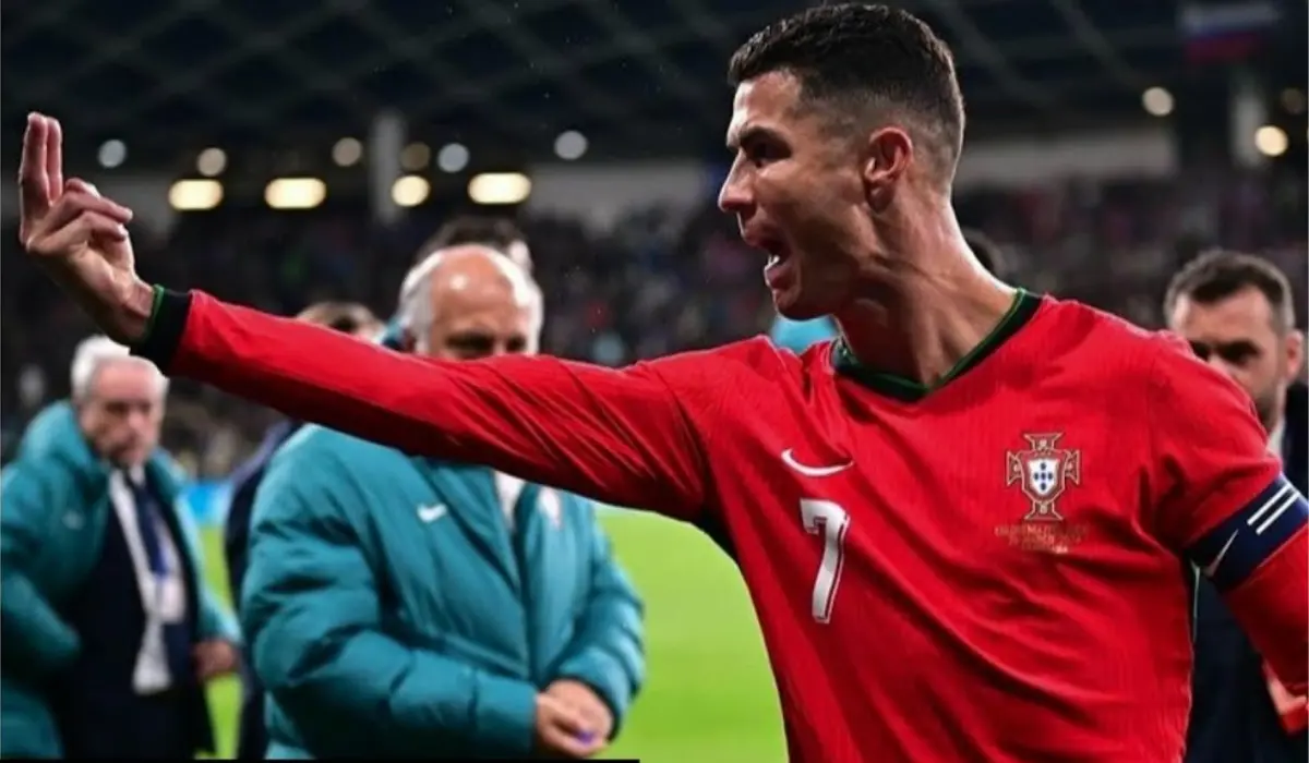 Ronaldo tức giận với quyết định của trọng tài sau trận đấu.