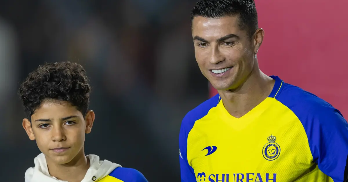 Lập siêu phẩm, cậu cả Ronaldo chinh phục danh hiệu đầu tiên trong màu áo Al-Nassr