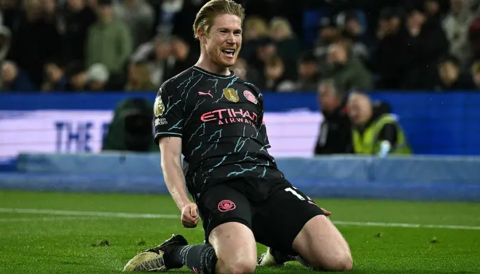 De Bruyne ăn mừng