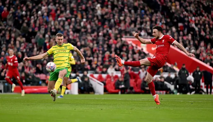 Diogo Jota nhân đôi cách biệt cho Liverpool ngay đầu hiệp 2.