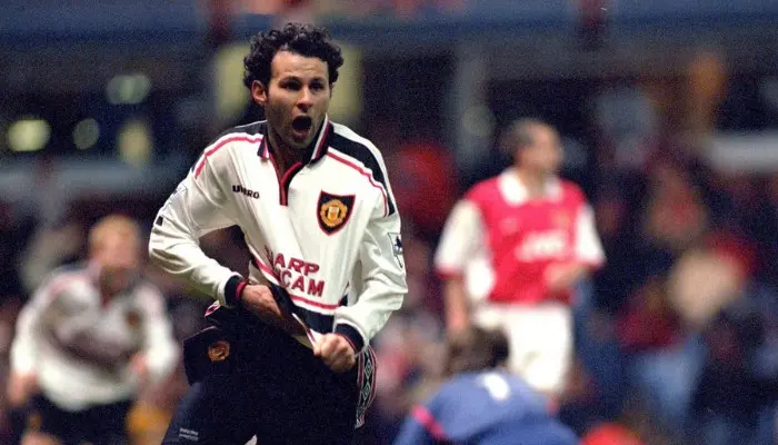 Ryan Giggs (Tiền vệ cánh phải)