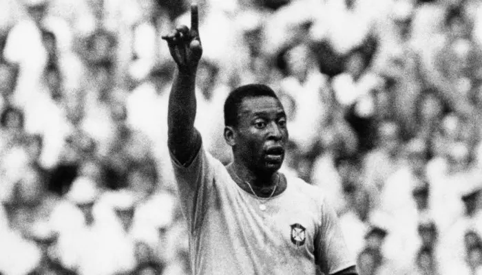 Pele (92 hat-trick)