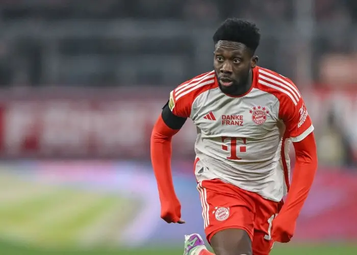 hậu vệ cánh trái hay nhất thế giới Alphonso Davies