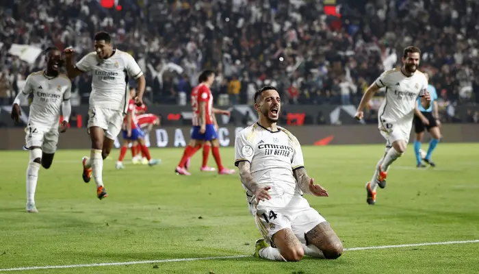 Joselu ăn mừng vs Atletico Madrid