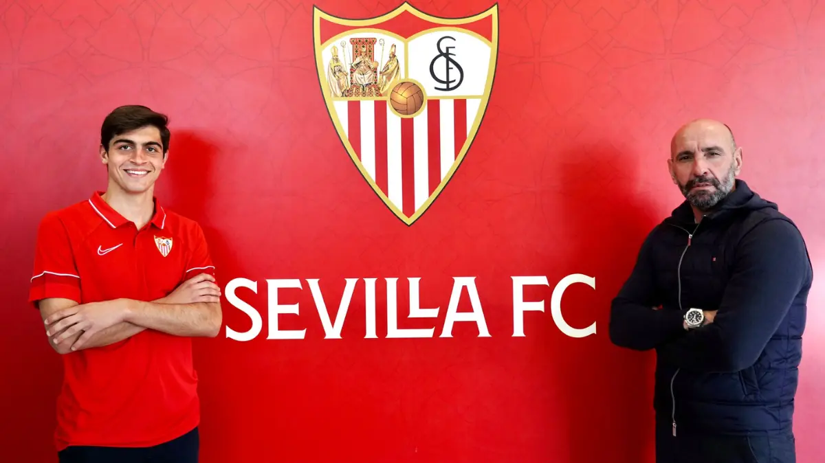 Juanlu Sanchez gia hạn với Sevilla