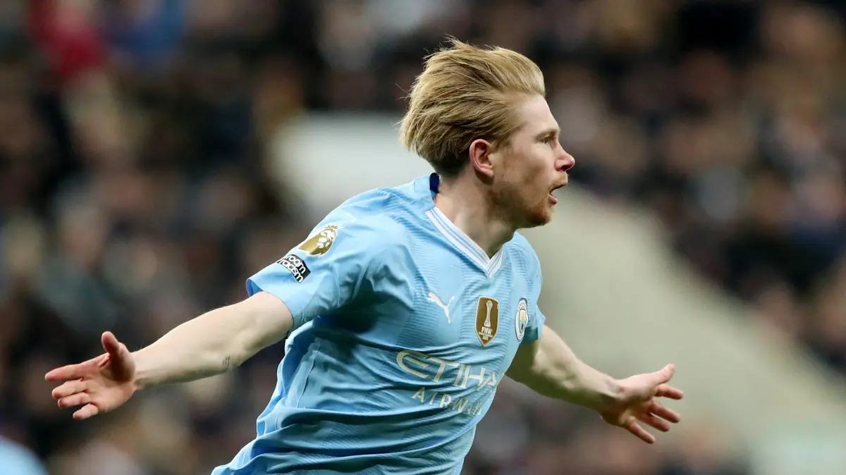 Kevin de Bruyne ăn mừng