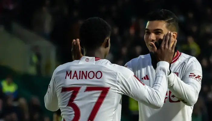 Kobbie Mainoo và Casemiro