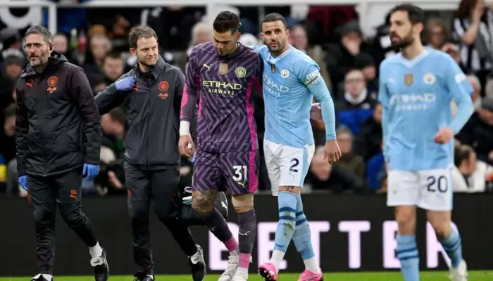 Walker và Ederson đều đã trở lại sau chấn thương.