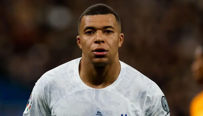 Chính quyền Madrid xem xét phê duyệt 'luật Mbappe'.