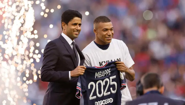 Mbappe từng 'quay xe' gia hạn với PSG vào mùa hè 2022.