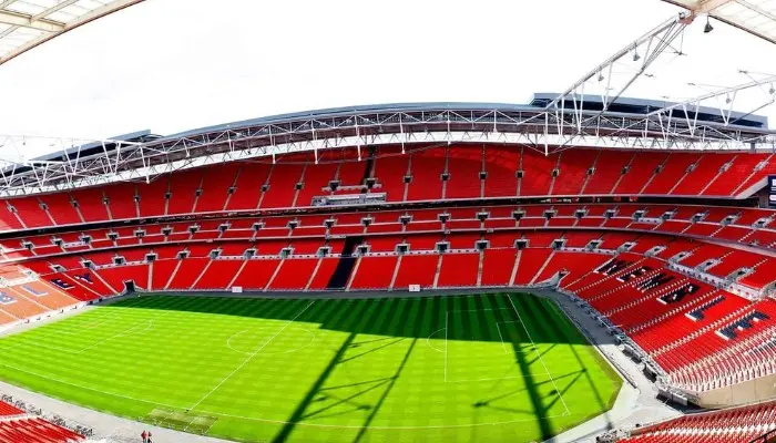 mặt sân vận động Wembley