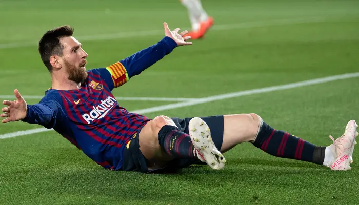 Raphinha là cầu thủ đầu tiên của Barca lập cú đúp ở knockout C1 sau Messi vào năm 2019.