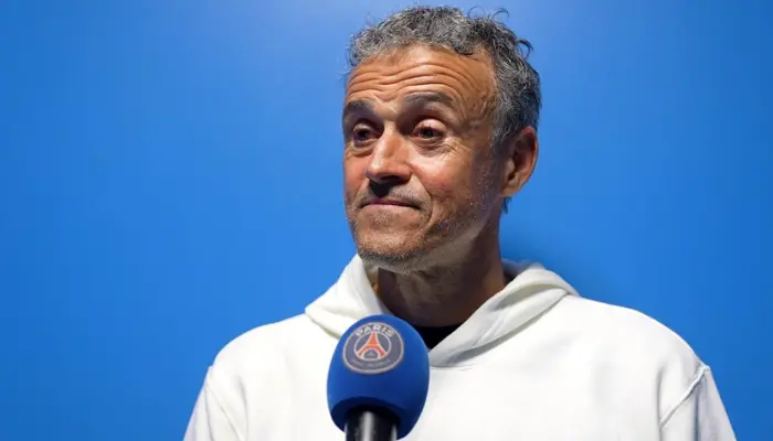 Luis Enrique khẳng định việc thay Mbappe ra sân là điều bình thường.