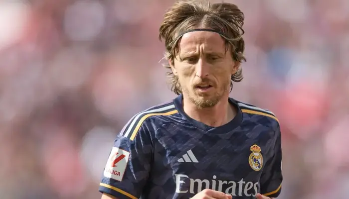 Luka Modric xuất phát ngay từ đầu thay cho Toni Kroos.