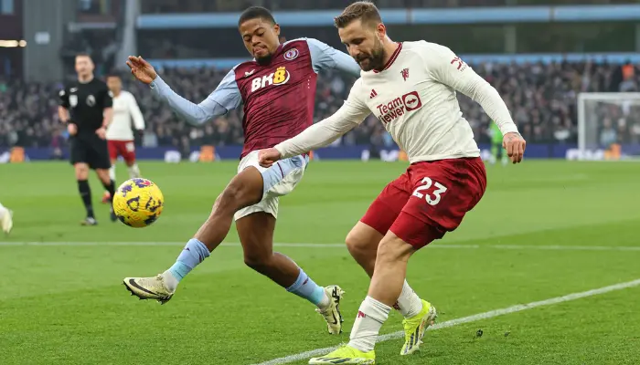 Luke Shaw buộc phải nhường lại vị trí cho Lindelof sau 45 phút đầu tiên.