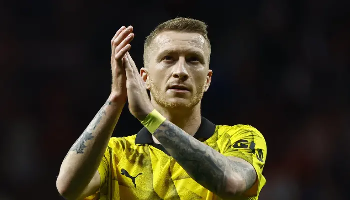 Marco Reus vỗ tay