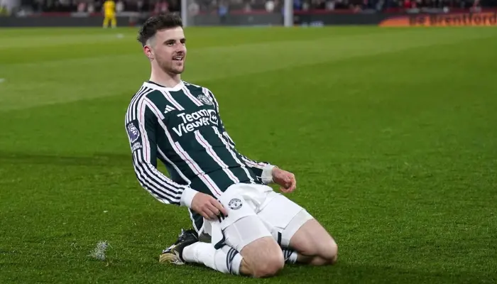 Mason Mount có bàn thắng đầu tiên trong màu áo Man United với bàn mở tỷ số phút 90+6.