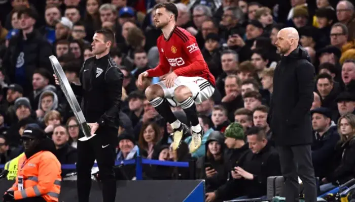 Mason Mount vào sân thay người