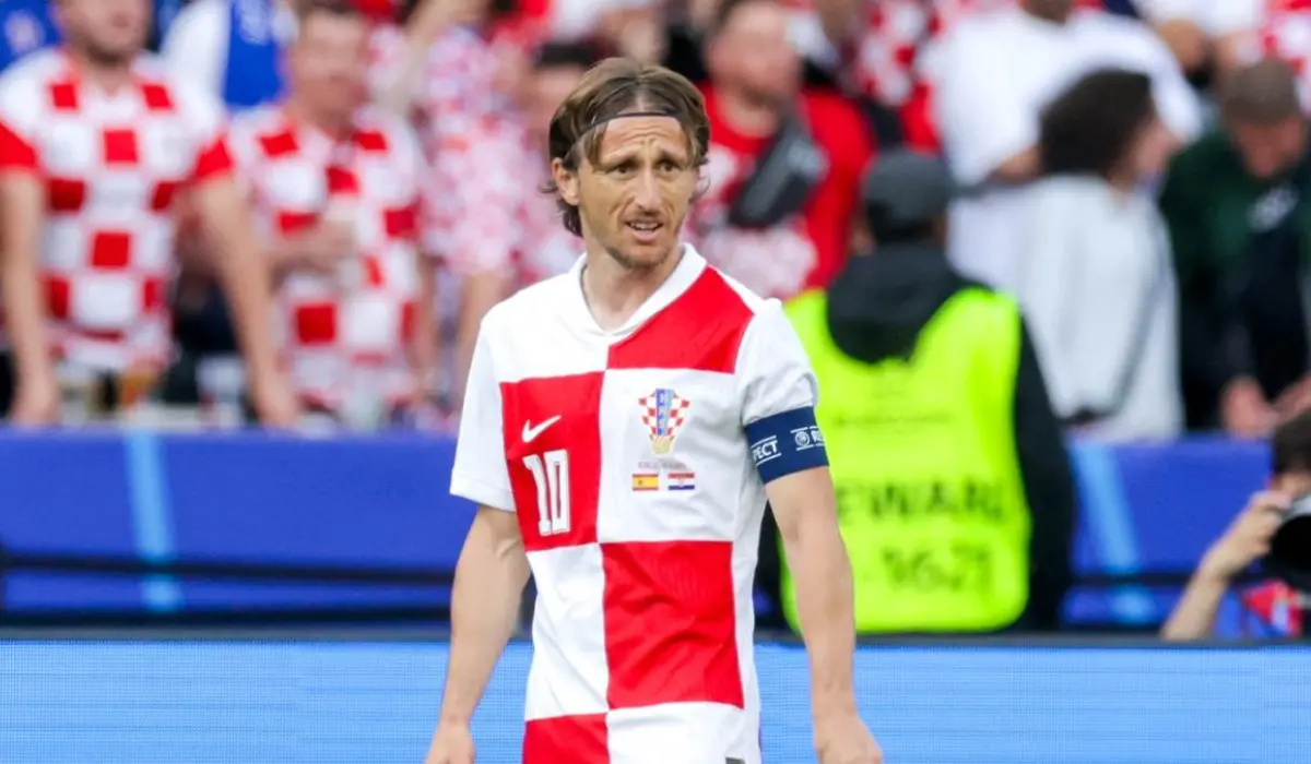 'Ông già' Modric trở nên vĩ đại trong ngày buồn của Croatia