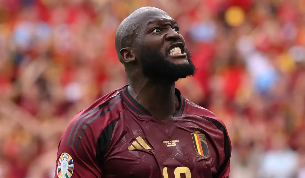 Lukaku hiện nguyên hình trước 'kính chiếu yêu'!