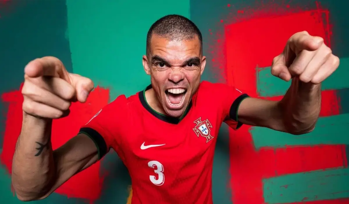 Bỏ xa Ronaldo, Pepe phá kỷ lục '1000 năm có 1' ở Euro