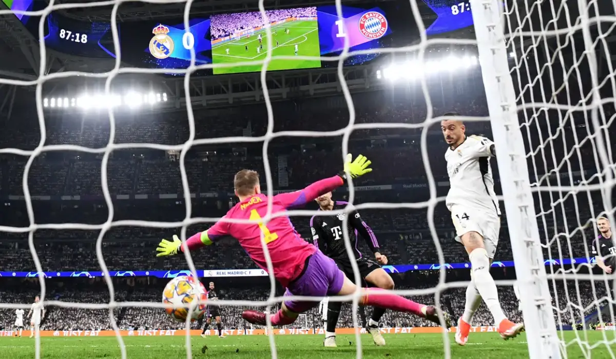 Neuer phạm sai lầm nghiêm trọng khiến Bayern bị loại khỏi Champions League.