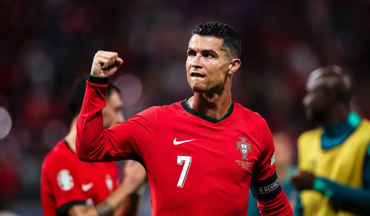 Ronaldo không chạy theo những kỷ lục, kỷ lục tự tìm đến Ronaldo!