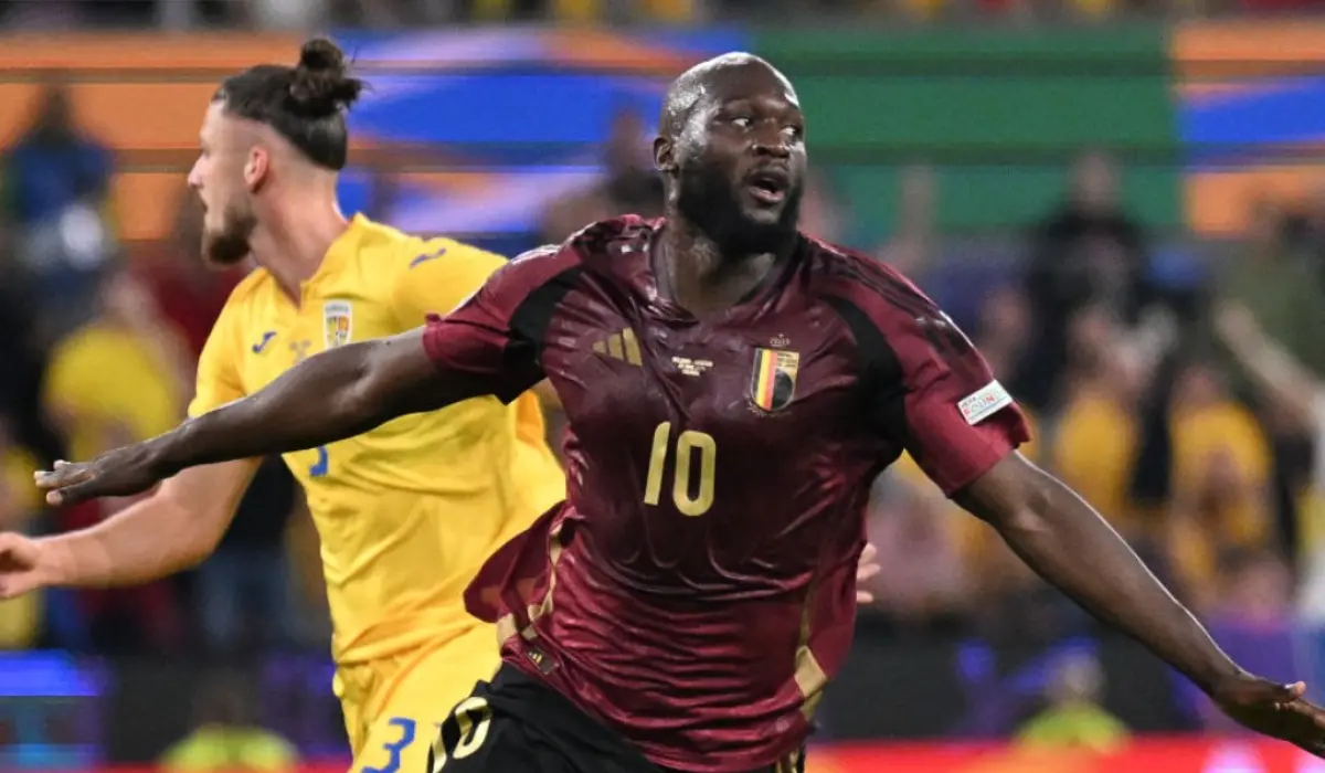 Lukaku ăn mừng trước khi bàn thắng bị từ chối.