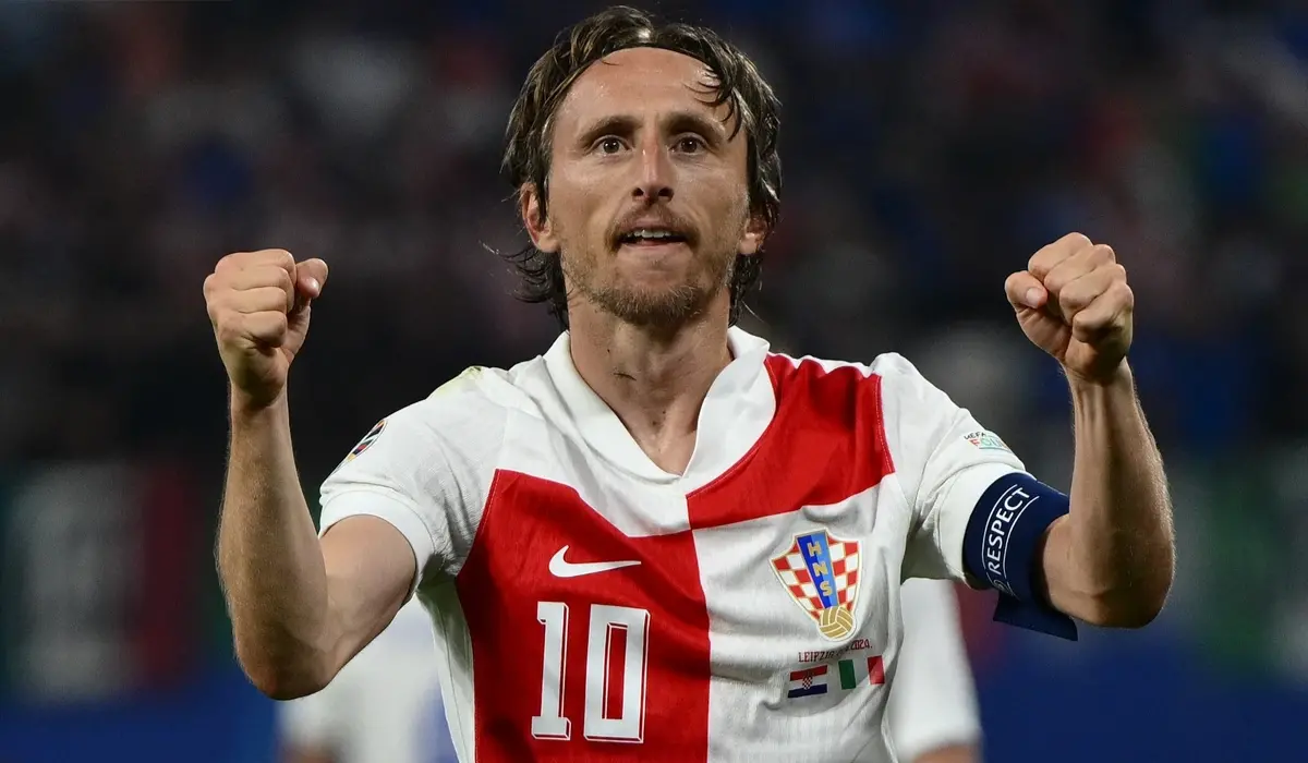 Modric trở thành cầu thủ lớn tuổi nhất ghi bàn trong lịch sử Euro.