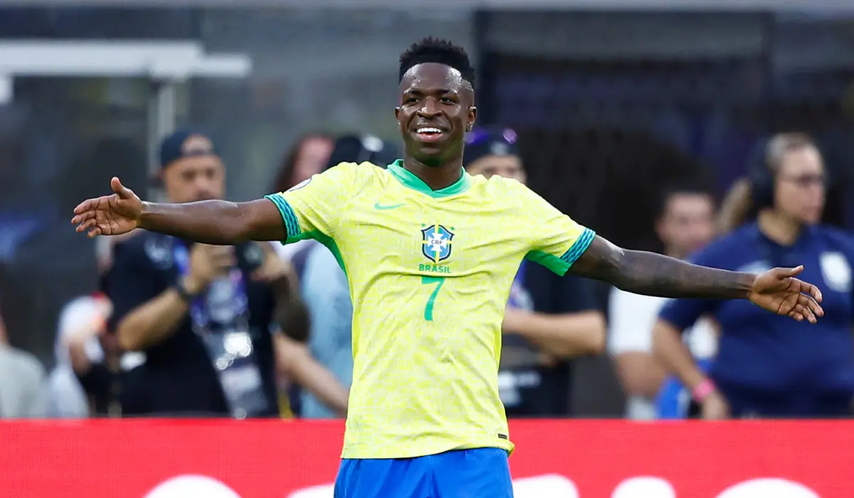 Vinicius đang là 'gánh nặng' của ĐT Brazil?