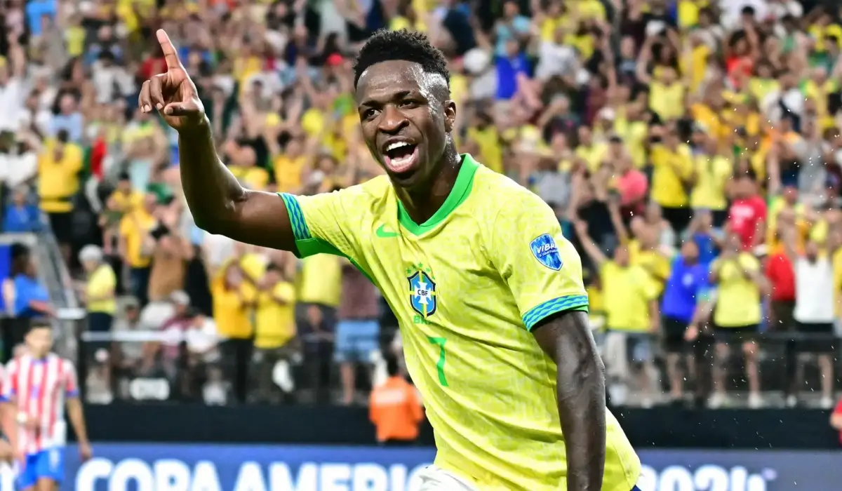 Đây là cách Vinicius đáp trả chỉ trích và khiến anti-fan im miệng!