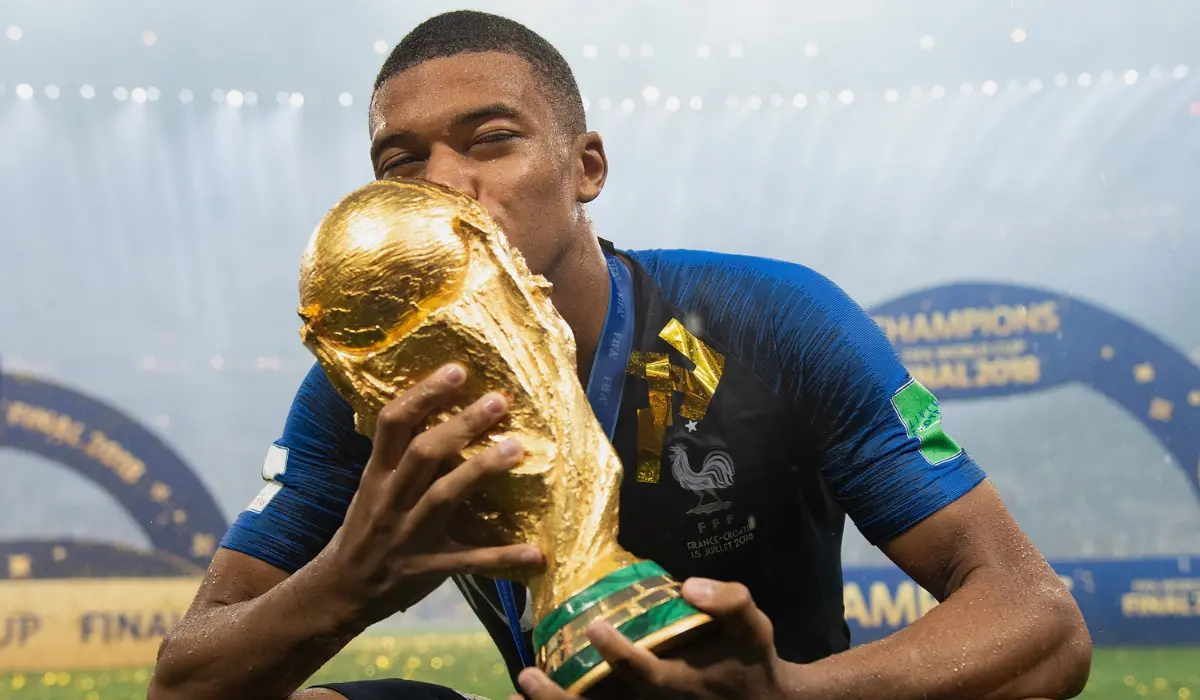 Những kỷ lục điên rồ của Mbappe ở tuổi 25: 19 hattrick ở 7 đấu trường khác nhau