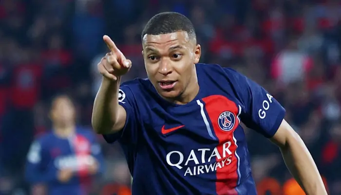 Mbappe ăn mừng