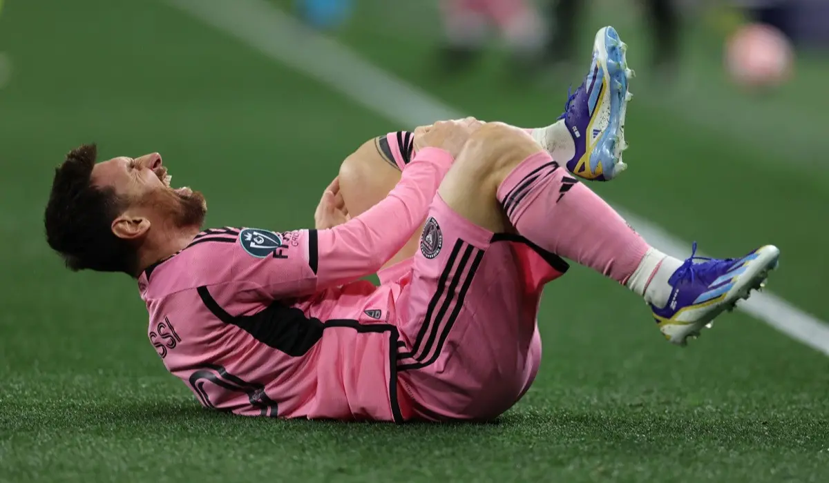 Messi rút khỏi ĐT Argentina vì chấn thương, Scaloni 'méo mặt'
