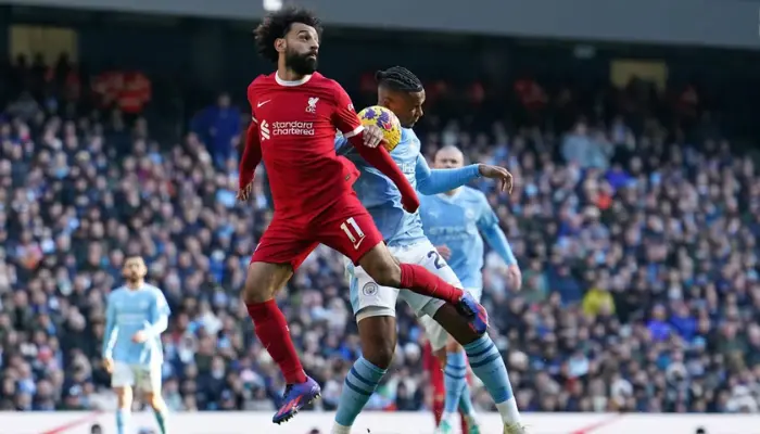 Akanji sẽ là lựa chọn phù hợp giúp Man City hóa giải Salah.