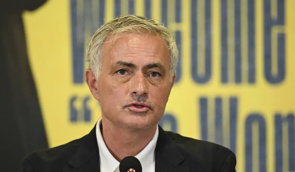 Mourinho 'đá xoáy' Spurs và Roma cực mạnh ở buổi ra mắt Fenerbahce