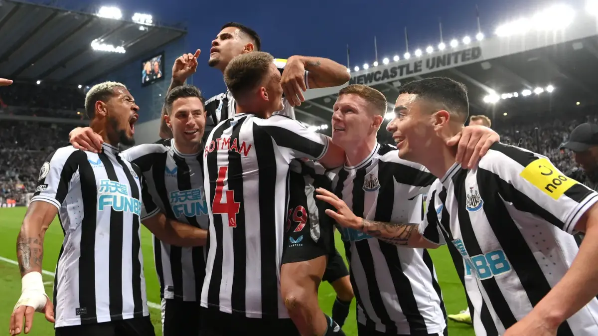 Newcastle United ăn mừng