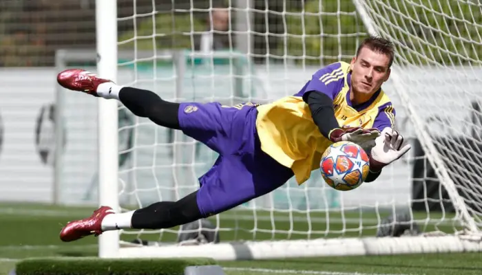 Lunin đã vắng mặt ở 3 buổi tập gần nhất của Real Madrid.