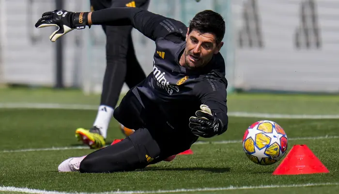 Courtois nhiều khả năng là lựa chọn của Ancelotti ở trận chung kết.