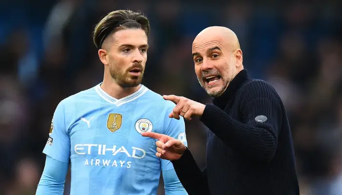 Pep Guardiola liền 'giáo điều' Jack Grealish sau trận đấu.