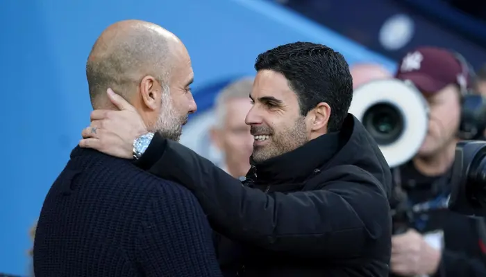 Pep Guardiola và Mikel Arteta