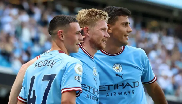 Foden, Kevin de Bruyne và Rodri vẫn tỏ ra quá vượt trội ở khu vực giữa sân.