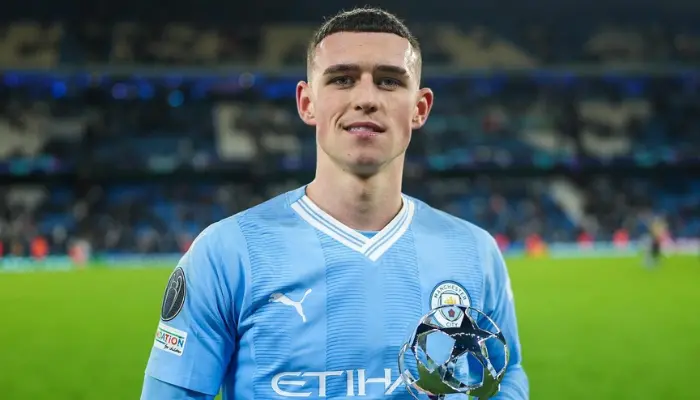 Phil Foden là một trong những tài năng được Walcox trình làng bóng đá thế giới.