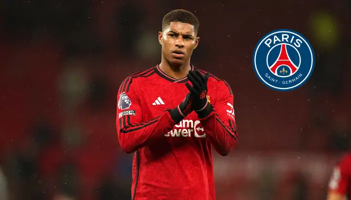 Rashford đang đứng vỗ tay