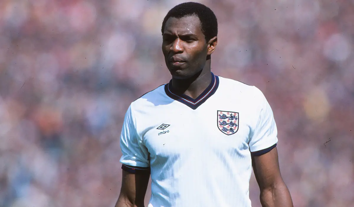 Luther Blissett là thương vụ đầu tiên có điều khoản mua lại của bóng đá Anh.