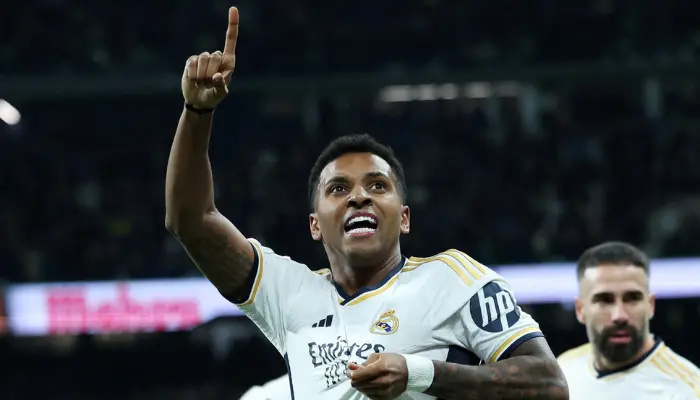 Rodrygo ấn định tỷ số 4-0 với pha lập công ấn tượng ở phút 61.